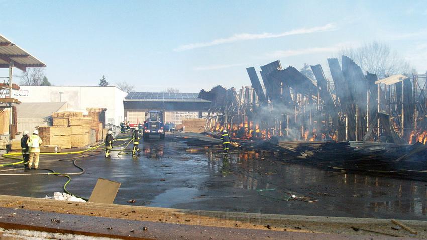 Grossbrand Holzlager Siegburg Industriestr P020.JPG